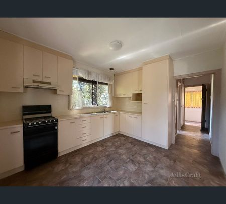 53 Whitelaw Street, Reservoir, Vic 3073 - Photo 4