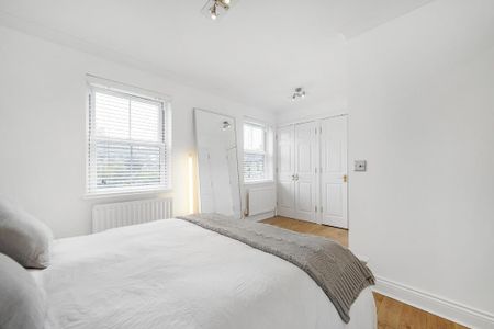 3 bedroom end of terrace house to rent - Photo 3