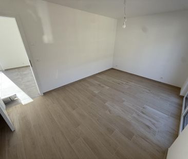 Beautiful 2.5 room apartment near the train station in Salquenen - Photo 4