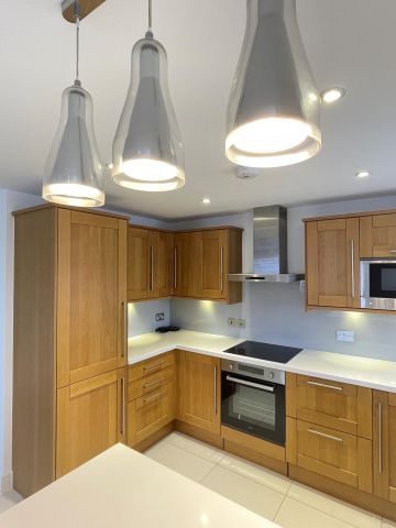 Maisonette to rent with 2 bedrooms, Queens Court, Walton On The Hill - Photo 3