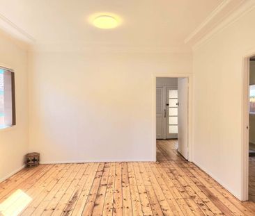 FULLY RENOVATED 3 BEDROOM HOME IN GREAT LOCATION - Photo 1