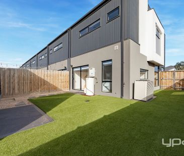 MODERN & STYLISH 3-BEDROOM HOME - Photo 6