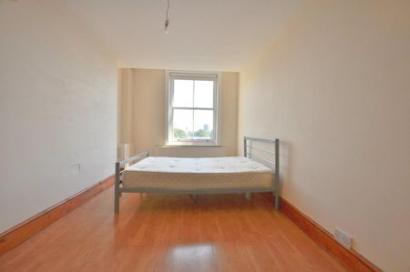3 bedroom flat to rent - Photo 5