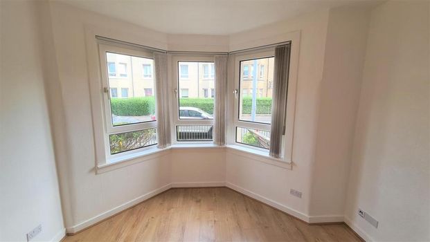 3 bedroom apartment to rent - Photo 1