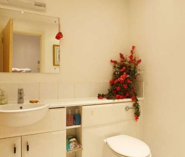 Hanover Avenue, Docklands, E16 - Photo 1