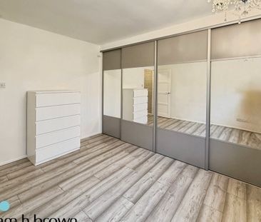 Longbridge Road, BARKING - Photo 2