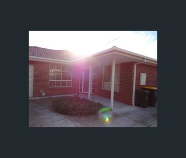 2/14 Blenheim Road, Newport, Vic 3015 - Photo 5
