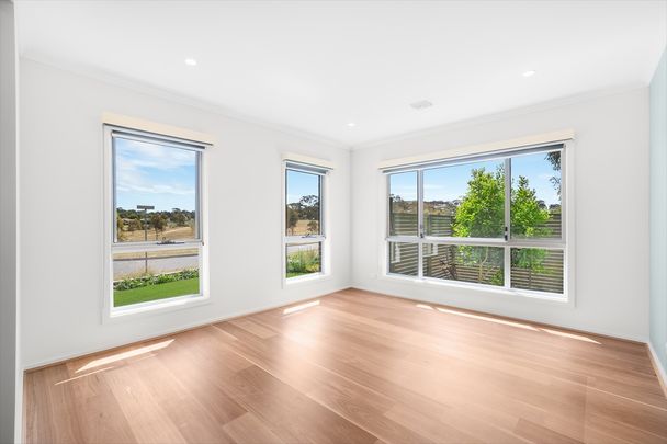 16 Bellhouse Crescent, Moncrieff ACT 2914 - House For Rent | Domain - Photo 1