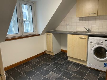 4 bedroom flat to rent - Photo 4