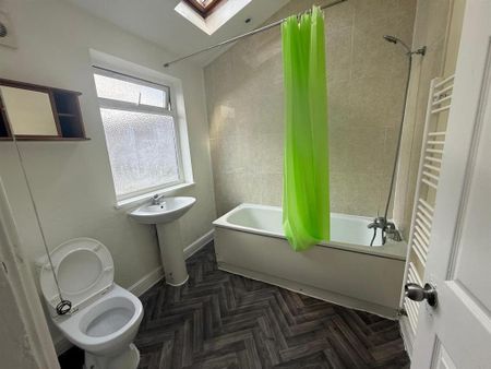 2 bedroom maisonette to rent - Photo 5