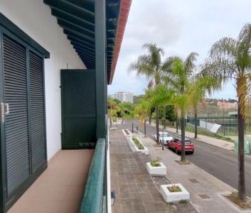 One-bedroom flat with a lovely garden and terrace available for sea... - Photo 1