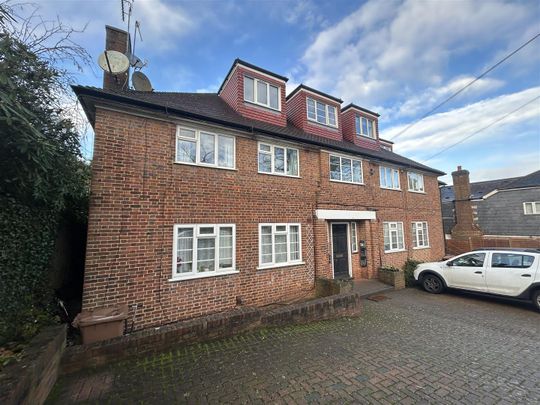 1 bed studio flat to rent in Elstree Road, Bushey, WD23 - Photo 1