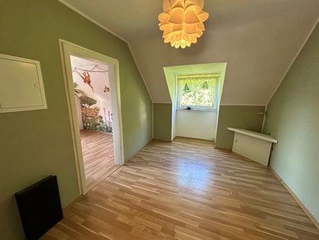 SCHADE IMMOBILIEN - Große 6-Zimmerwohnung in Werdohl zu vermieten! - Photo 2