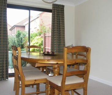 4 bedroom detached house to rent - Photo 2