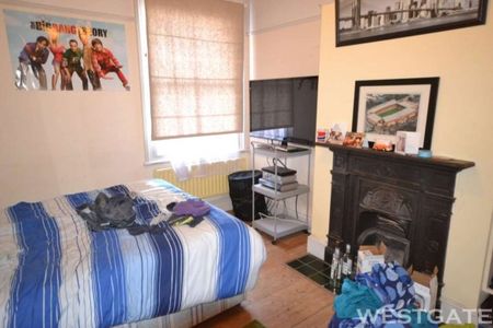 4 Bed - Wokingham Road, University Area - Photo 3