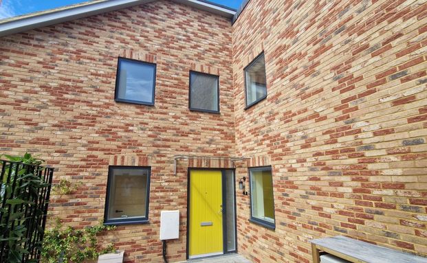 39 The Droveway - Photo 1