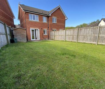 2 bedroom semi-detached house to rent - Photo 6