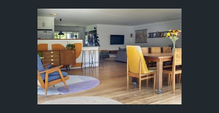 Walk-to-Everything 4-Bedroom Home with Pool in Downtown Lennox - Photo 5