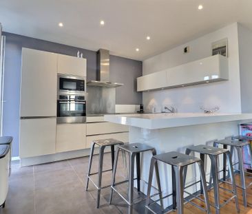 Location Appartement 5 pièces 104m² ROYAT 63130 - Photo 5