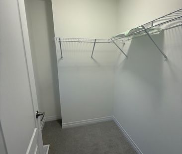 For Lease - 116 Velvet Way, Thorold, Ontario - Photo 4