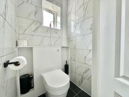 3 bedroom House To Let - Photo 2