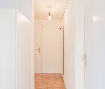 Renovierte Dachwohnung an ruhiger Lage mit traumhafter Aussicht! - Foto 3