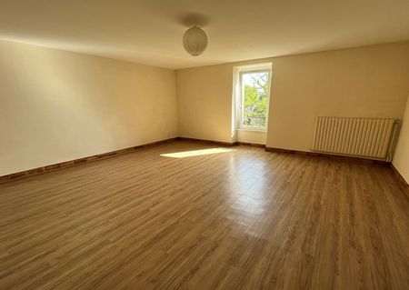 Appartement T4 de 98 m² -Saint Yvi - Photo 4