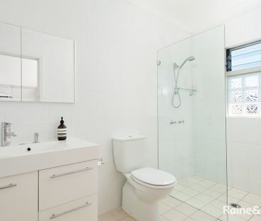Style and location - A great home to relax or entertain - Photo 5
