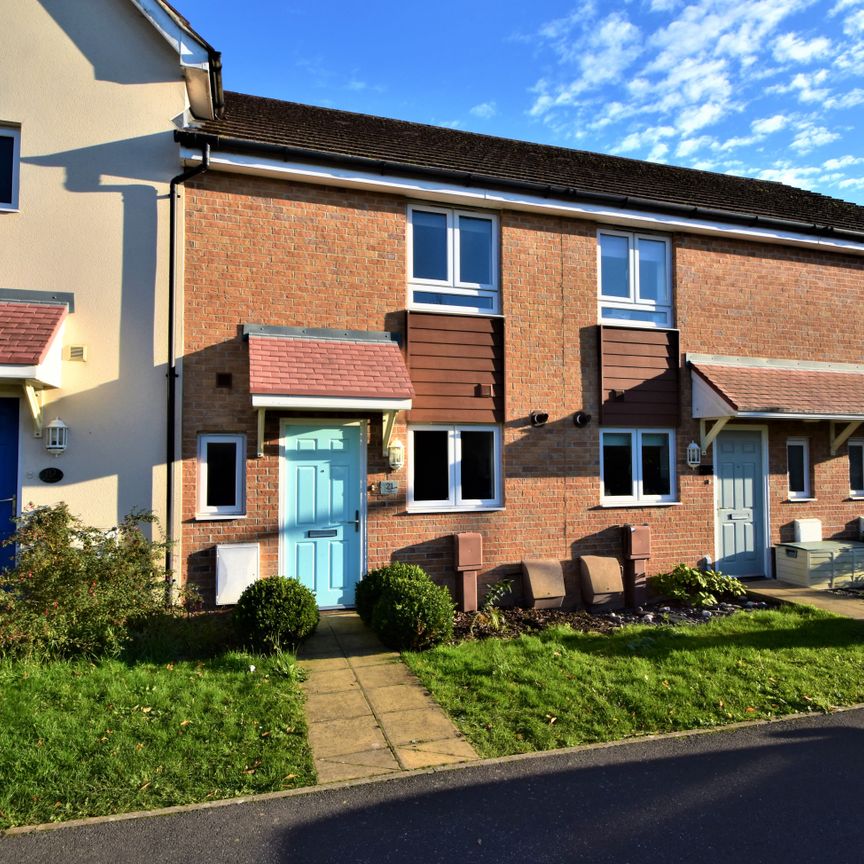 2 bedroom terraced house to rent - Photo 1