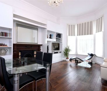 A stunning two bedroom apartment with direct access to a private re... - Photo 1