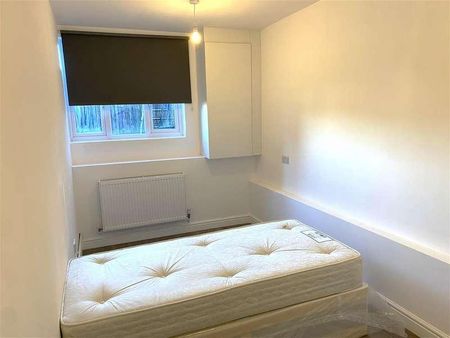 Amy Road, Oxted, RH8 - Photo 2