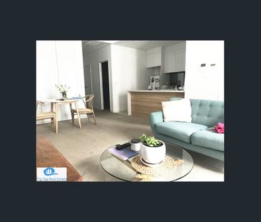 Spacious Luxurious 1 Bedroom Apartment - Photo 1