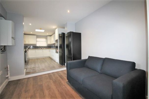 1 bedroom in a house share to rent - Photo 1