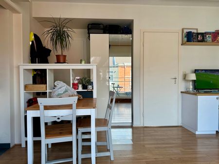 Studio - à louer - 1040 Etterbeek - 850 € - Photo 2
