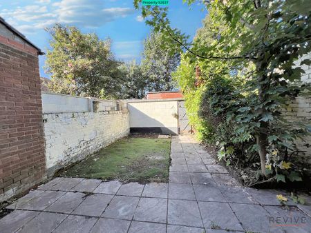 3 bedroom terraced house to rent - Photo 2