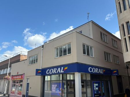 3 bedroom flat to rent - Photo 5