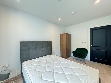 2 Bed Flat, Filmworks Walk, W5 - Photo 3