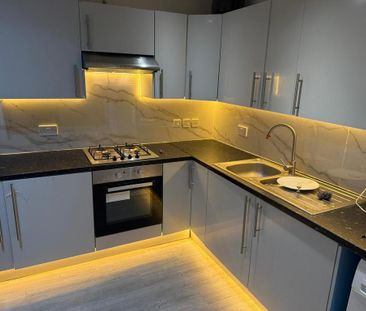 1 bedroom bedsit to rent - Photo 2