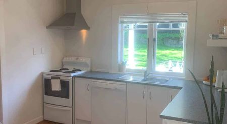 Homely Hillsborough - Photo 3