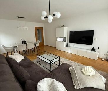 Helle voll möbliert Whg. mit Balkon und EBK in Hamburg-St. Georg - Photo 1