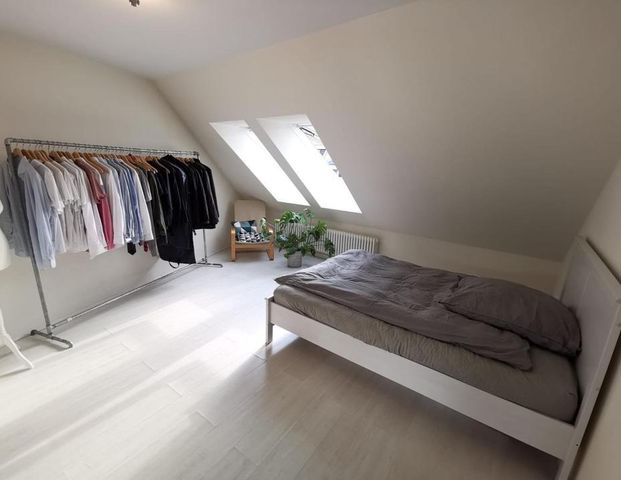 Tausch: 3 Zimmer-Wohnung im DG / 5min S-Messe Nord / im Ring - Photo 1