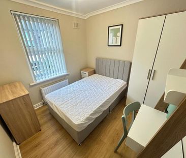 4 bedroom terraced house to rent - Photo 6