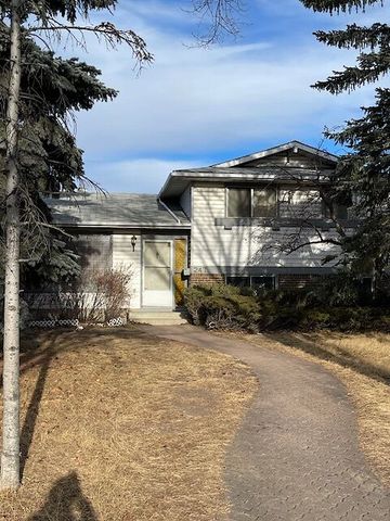 247 Rundlemere Rd NE, Calgary - Photo 3