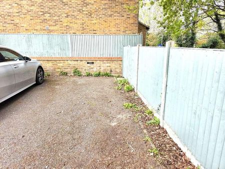 Chilcombe Way, Lower Earley, Reading, RG6 - Photo 3