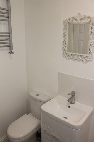 Room in a Shared House, Rodney Close, B16 - Photo 2