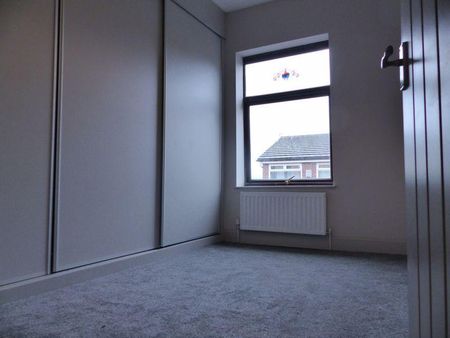 3 bedroom terraced house to rent - Photo 2