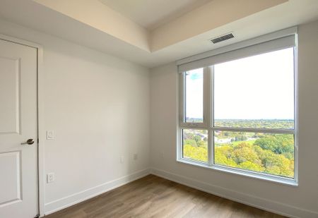 For Lease - 202 Burnhamthorpe Road Unit# 901, Mississauga, Ontario - Photo 4