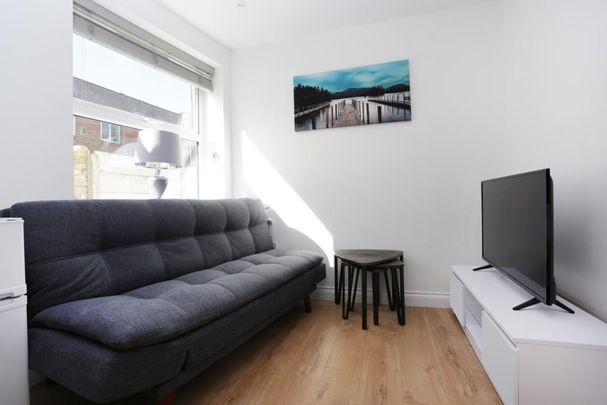 Stafford Road, Bournemouth - Photo 1