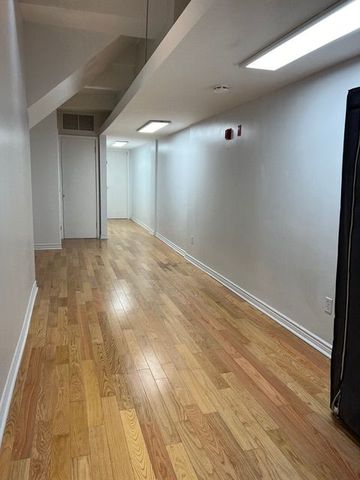 For Lease - 208 Carlton Street Unit# Main, Toronto, Ontario - Photo 2