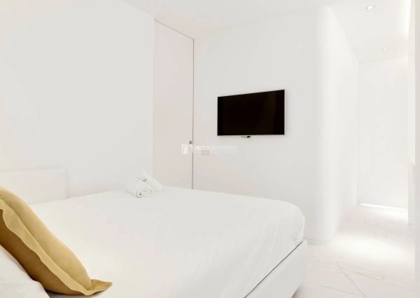 5042 Luxury 2 bedroom apartment rental Las Boas de Ibiza.